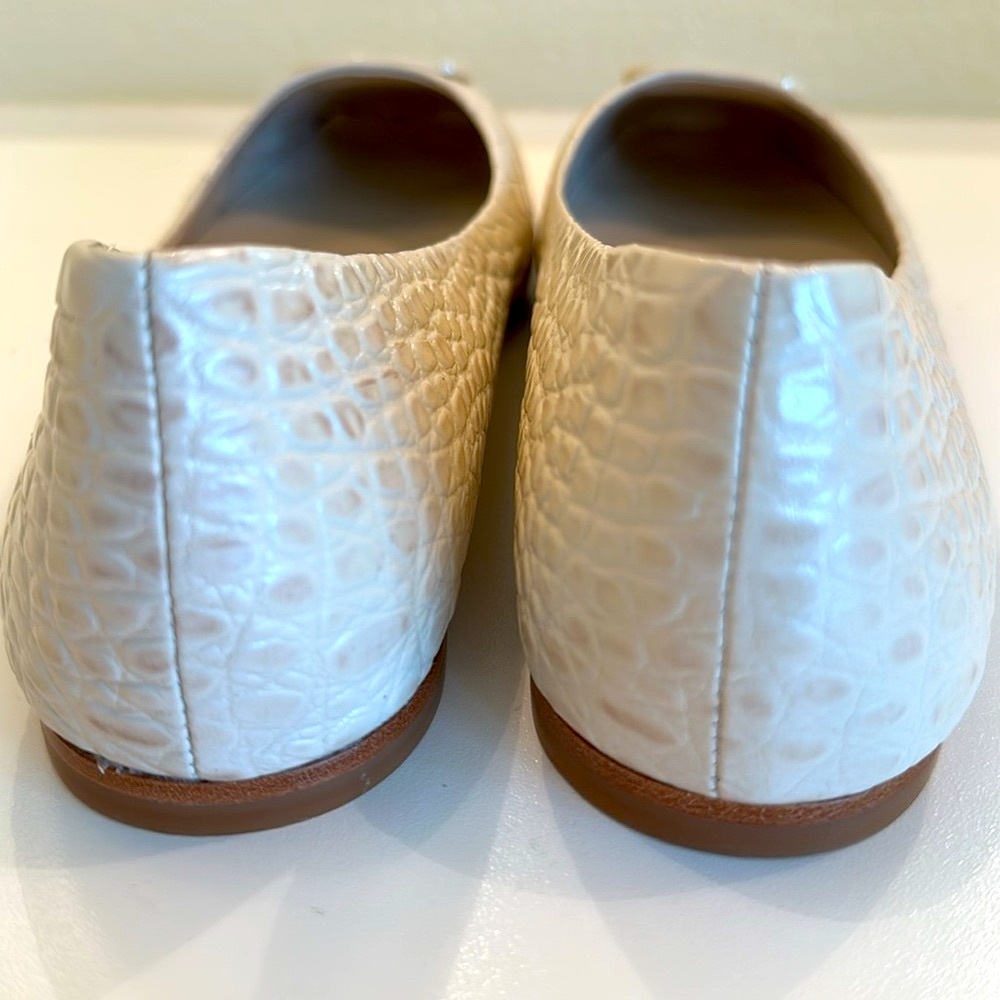 New Tory Burch Cream Croc-Embossed Ballet Flats. 8.5 M. - Picture 6 of 8